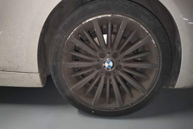 Used BMW 3 Series 2018 320Li Fashion Model Right Front Wheel Hub