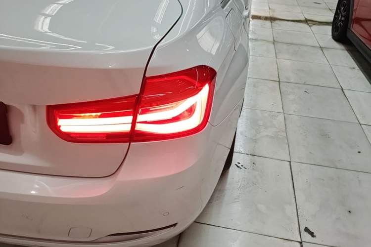 Used BMW 3 Series 2018 320Li Fashion Model Right Rear Taillight