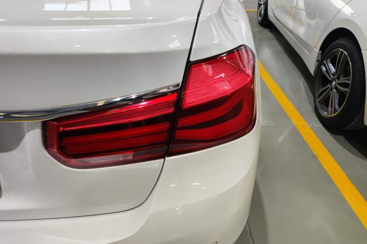 Used BMW 3 Series 2018 320Li Leading Luxury Package Right Rear Taillight