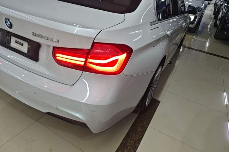 Used BMW 3 Series 2018 320Li Fashion Model Right Rear Taillight