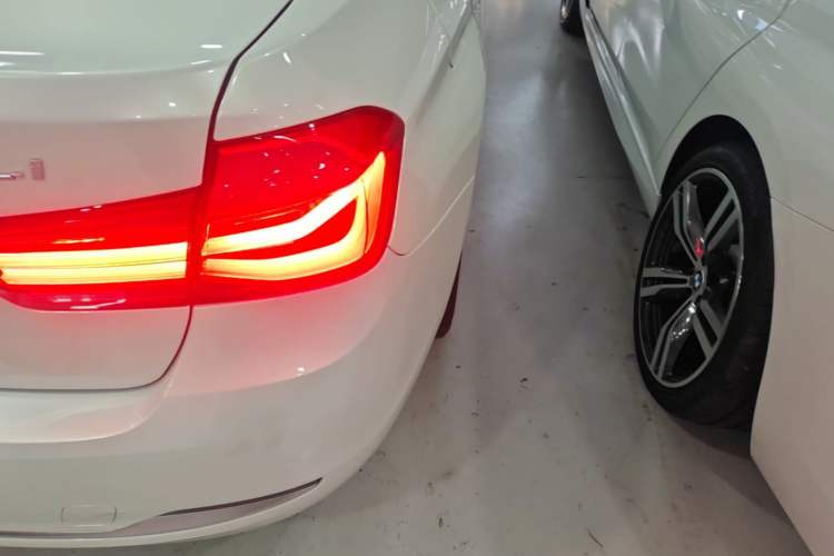 Used BMW 3 Series 2018 320Li Fashion Model Right Rear Taillight