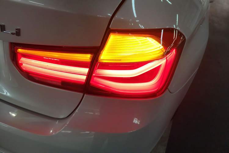 Used BMW 3 Series 2018 320Li Fashion Model Right Rear Taillight