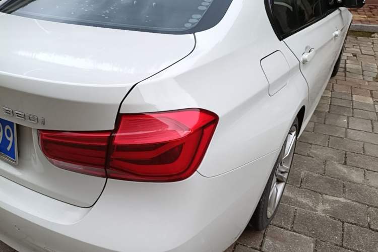 Used BMW 3 Series 2018 320i M Sport Package Right Rear Taillight
