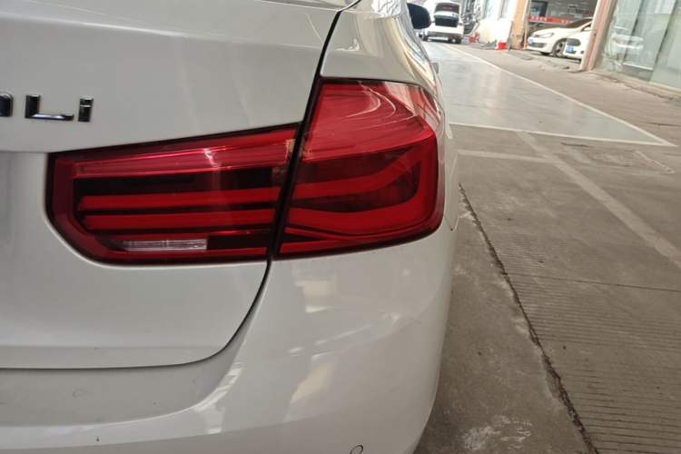 Used BMW 3 Series 2018 320Li Fashion Model Right Rear Taillight