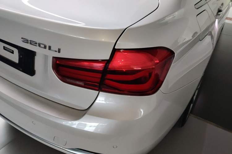 Used BMW 3 Series 2018 320Li Fashion Model Right Rear Taillight