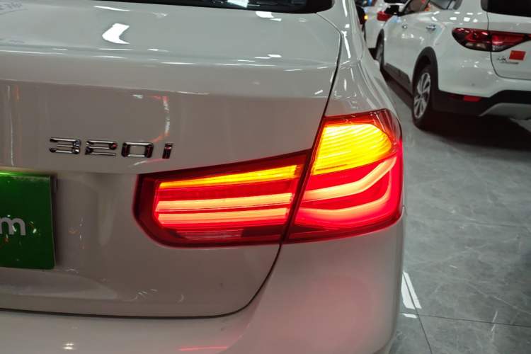 Used BMW 3 Series 2018 320i M Sport Package Right Rear Taillight