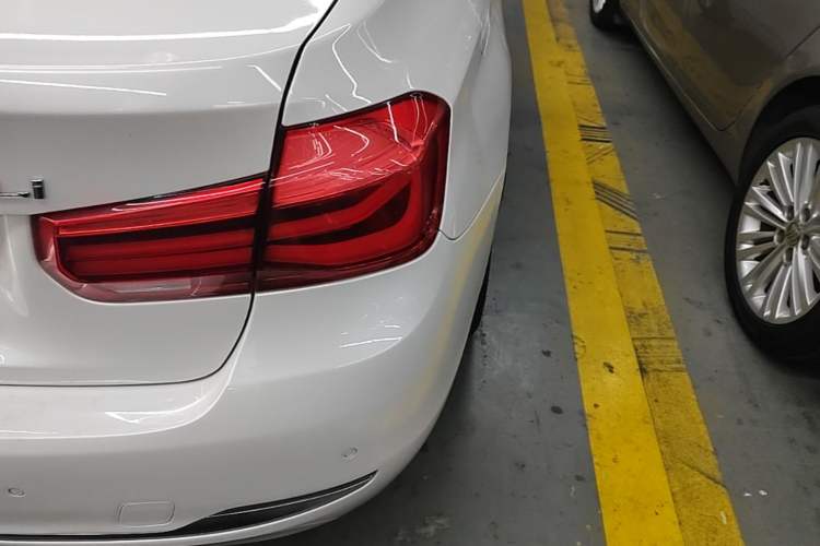 Used BMW 3 Series 2018 320Li Fashion Model Right Rear Taillight