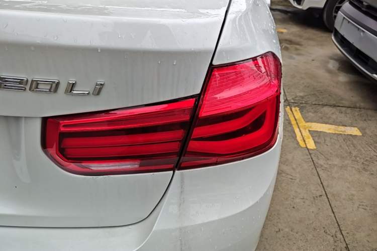 Used BMW 3 Series 2018 320Li Fashion Model Right Rear Taillight