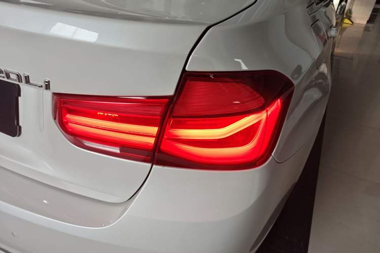 Used BMW 3 Series 2018 320Li Fashion Model Right Rear Taillight