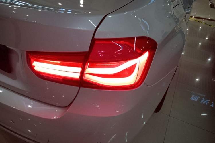 Used BMW 3 Series 2018 320Li Fashion Model Right Rear Taillight