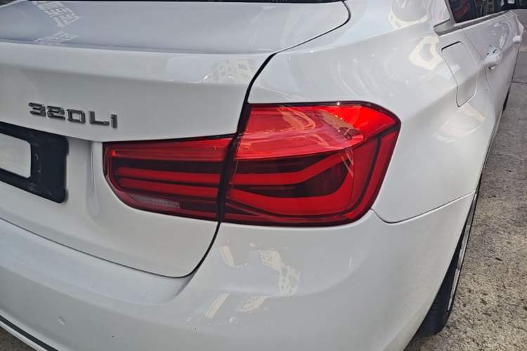 Used BMW 3 Series 2018 320Li Fashion Model Right Rear Taillight