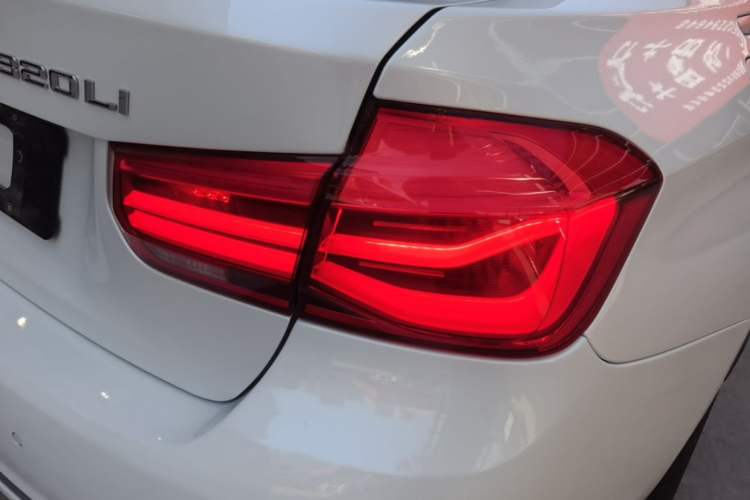 Used BMW 3 Series 2018 320Li Fashion Model Right Rear Taillight
