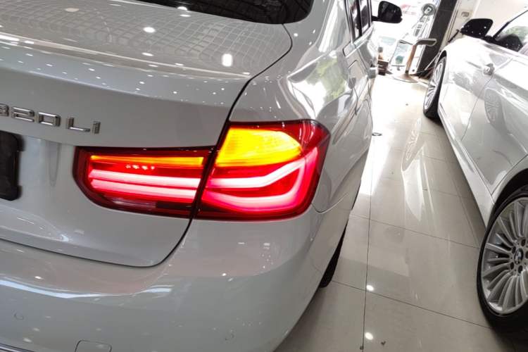 Used BMW 3 Series 2018 320Li Fashion Model Right Rear Taillight