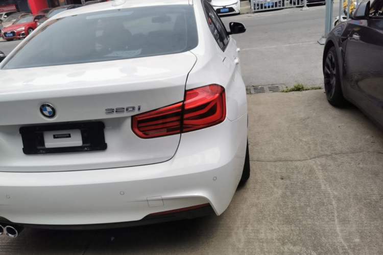 Used BMW 3 Series 2018 320i M Sport Package Right Rear Taillight