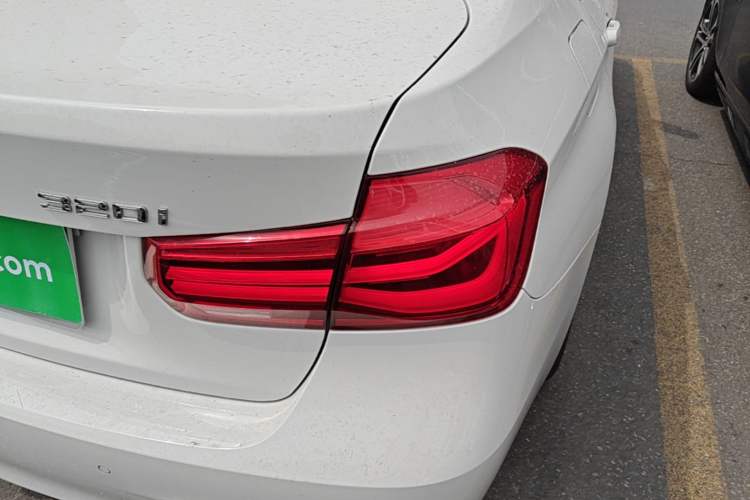Used BMW 3 Series 2018 320i M Sport Package Right Rear Taillight