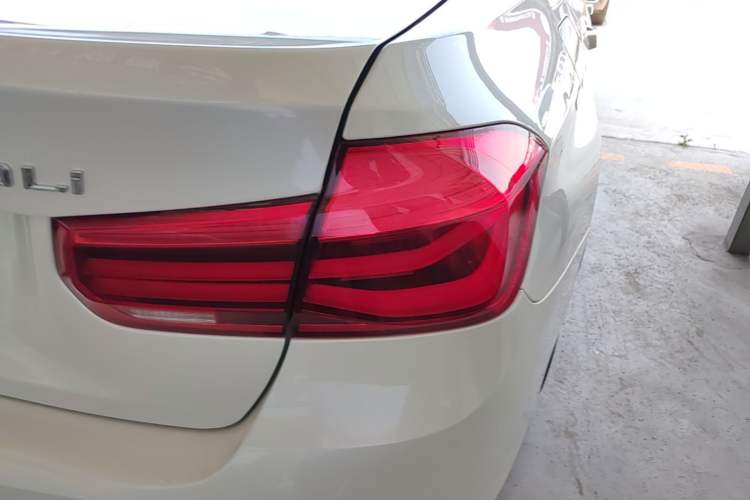 Used BMW 3 Series 2018 320Li Fashion Model Right Rear Taillight