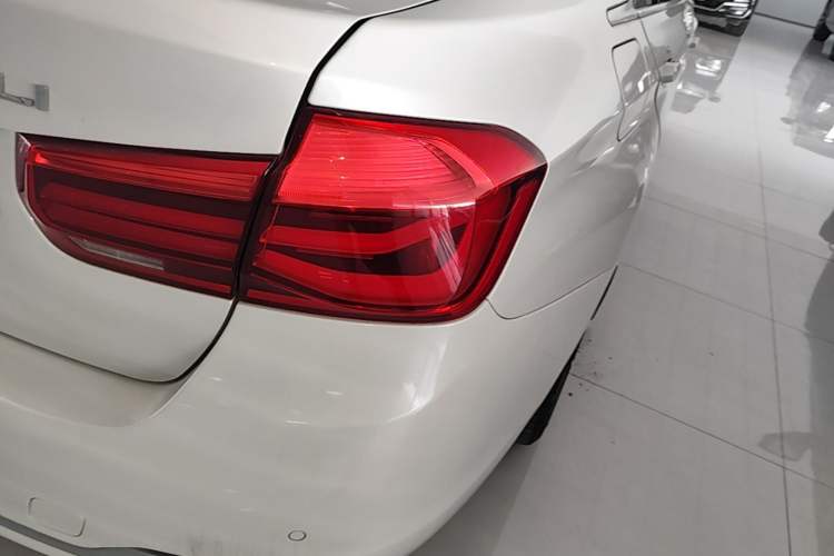 Used BMW 3 Series 2018 320Li Fashion Model Right Rear Taillight