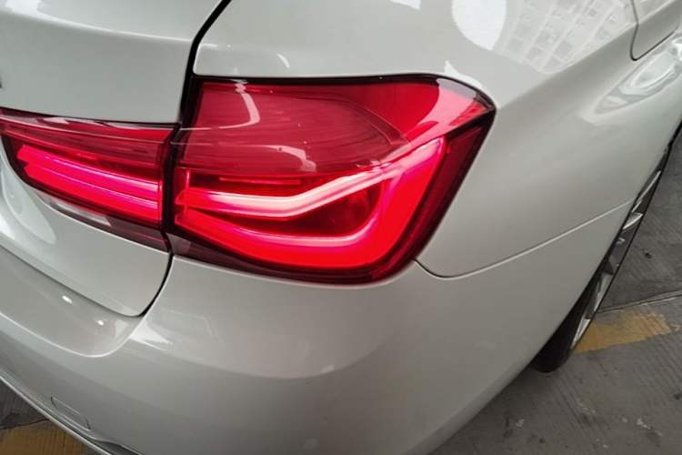 Used BMW 3 Series 2018 320Li Fashion Model Right Rear Taillight