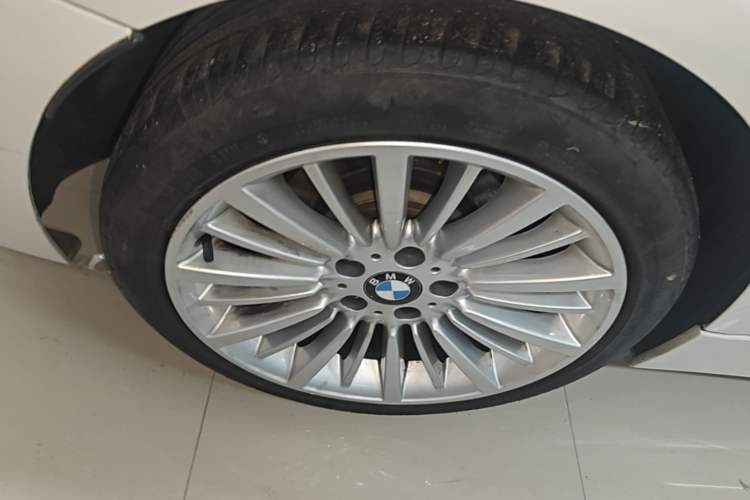 Used BMW 3 Series 2018 320Li Fashion Model Right Rear Wheel Hub