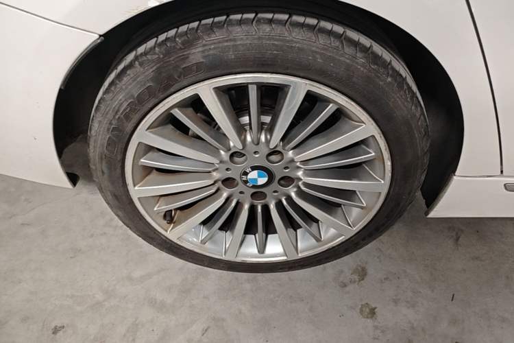 Used BMW 3 Series 2018 330Li xDrive Luxury Package Right Rear Wheel Hub