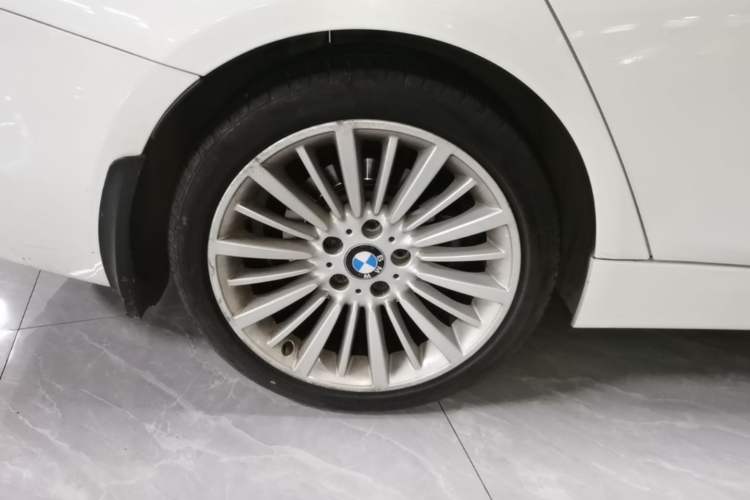 Used BMW 3 Series 2018 320Li Fashion Model Right Rear Wheel Hub