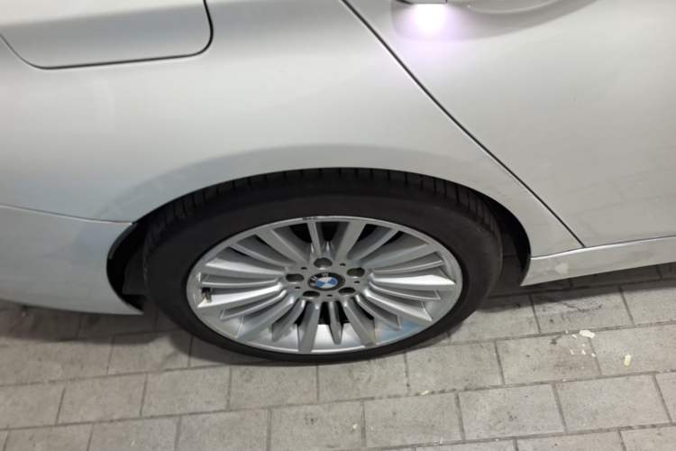 Used BMW 3 Series 2018 320Li Fashion Model Right Rear Wheel Hub