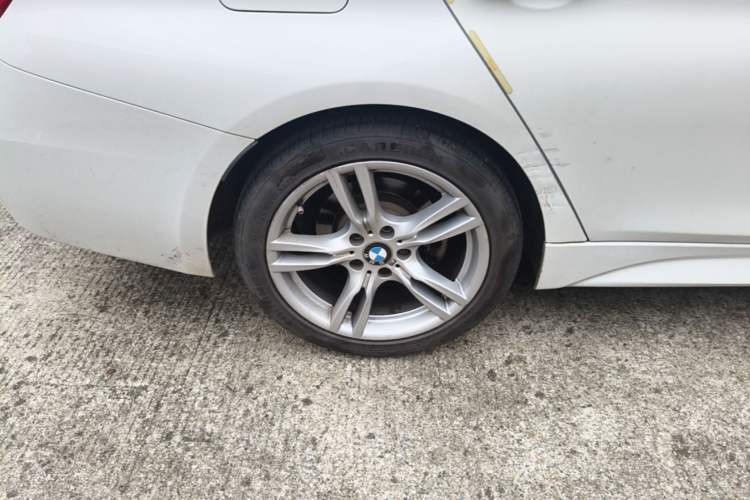 Used BMW 3 Series 2018 320Li Leading Model M Sport Package Right Rear Wheel Hub