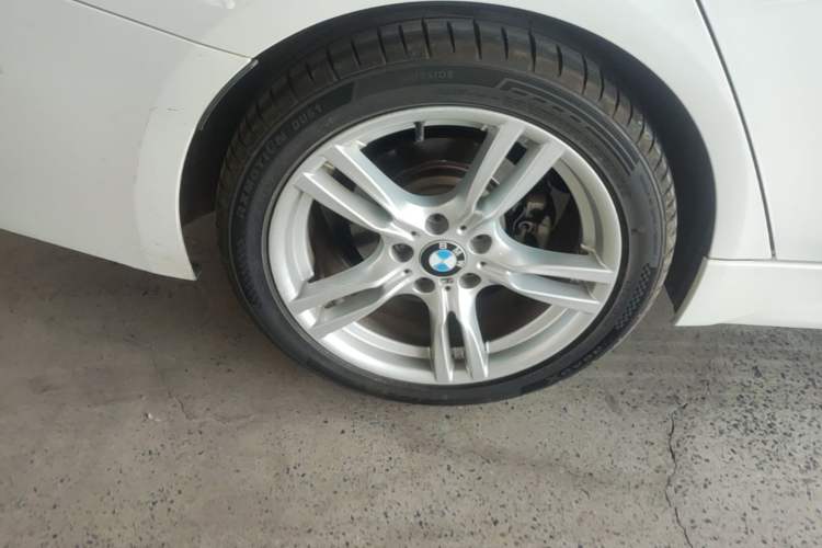 Used BMW 3 Series 2018 320Li Leading Model M Sport Package Right Rear Wheel Hub