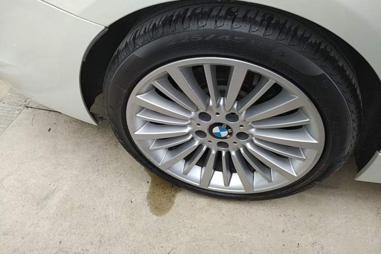 Used BMW 3 Series 2018 320Li Fashion Model Right Rear Wheel Hub