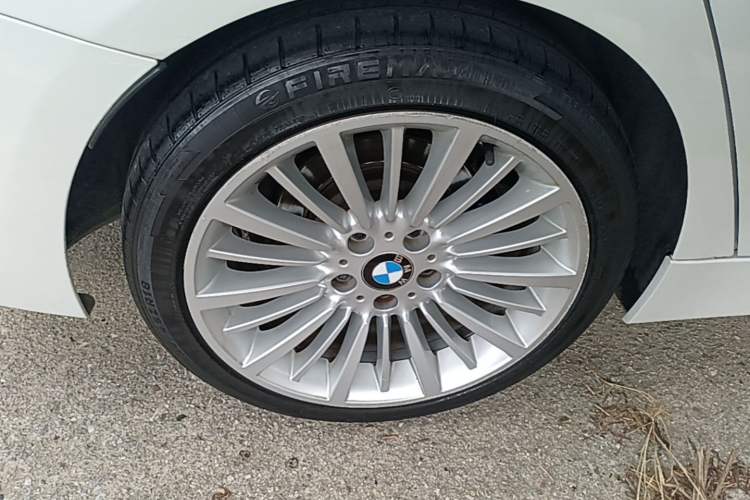 Used BMW 3 Series 2018 320Li Fashion Model Right Rear Wheel Hub