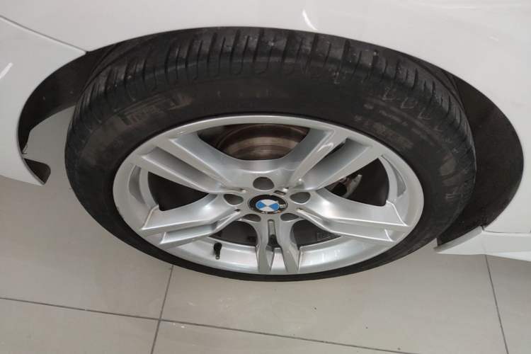 Used BMW 3 Series 2018 320Li Leading Model M Sport Package Right Rear Wheel Hub