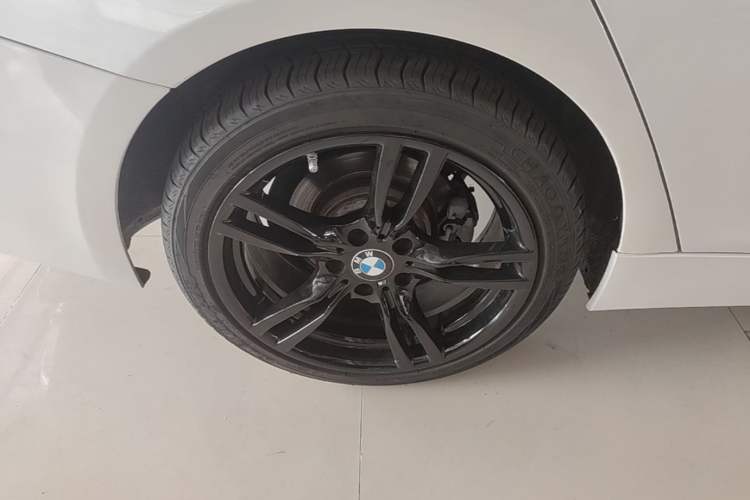 Used BMW 3 Series 2018 320Li Fashion Model Right Rear Wheel Hub