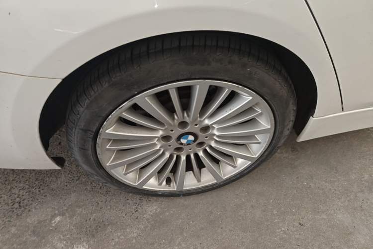 Used BMW 3 Series 2018 320Li Fashion Model Right Rear Wheel Hub