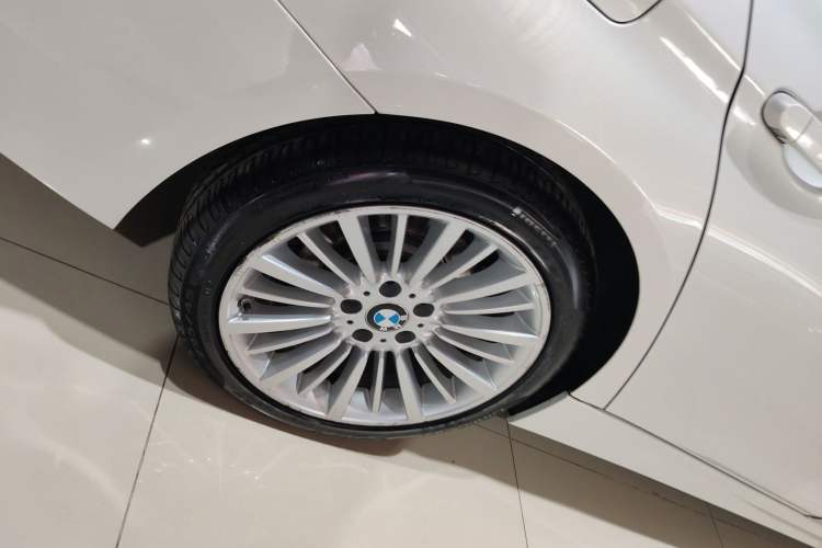 Used BMW 3 Series 2018 320Li Fashion Model Right Rear Wheel Hub