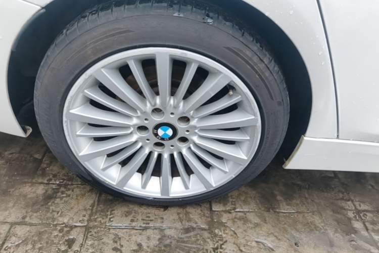 Used BMW 3 Series 2018 320Li Fashion Model Right Rear Wheel Hub