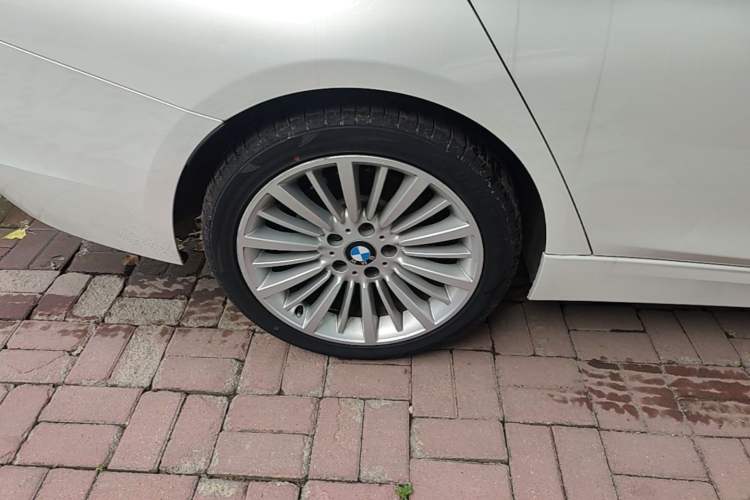 Used BMW 3 Series 2018 320Li xDrive Fashion Model Right Rear Wheel Hub