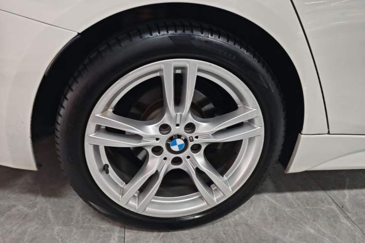 Used BMW 3 Series 2018 320i M Sport Package Right Rear Wheel Hub