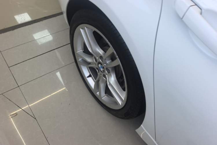 Used BMW 3 Series 2018 320Li Leading Model M Sport Package Right Rear Wheel Hub
