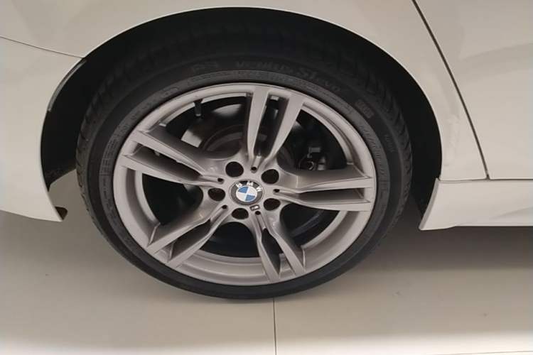 Used BMW 3 Series 2018 320i M Sport Night Edition Right Rear Wheel Hub