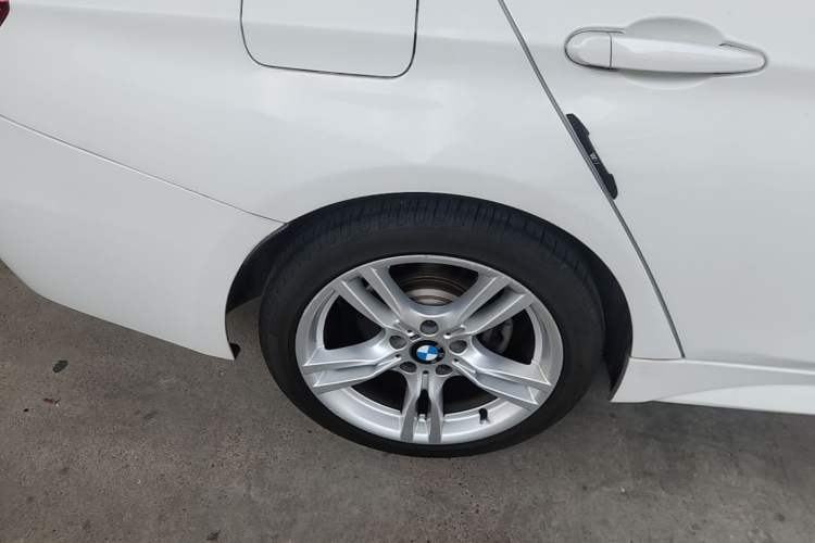 Used BMW 3 Series 2018 320i M Sport Package Right Rear Wheel Hub