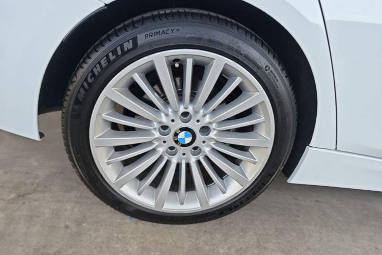 Used BMW 3 Series 2018 320Li Fashion Model Right Rear Wheel Hub