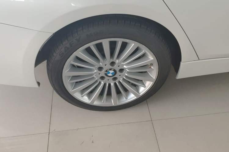 Used BMW 3 Series 2018 320Li xDrive Fashion Model Right Rear Wheel Hub