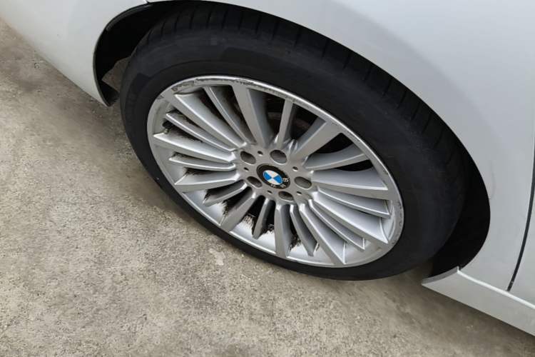 Used BMW 3 Series 2018 320Li Fashion Model Right Rear Wheel Hub
