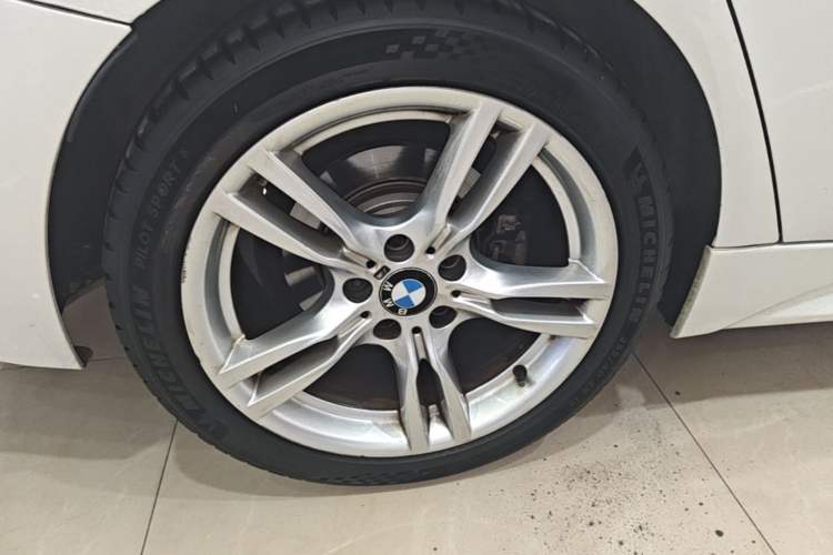 Used BMW 3 Series 2018 320i M Sport Package Right Rear Wheel Hub