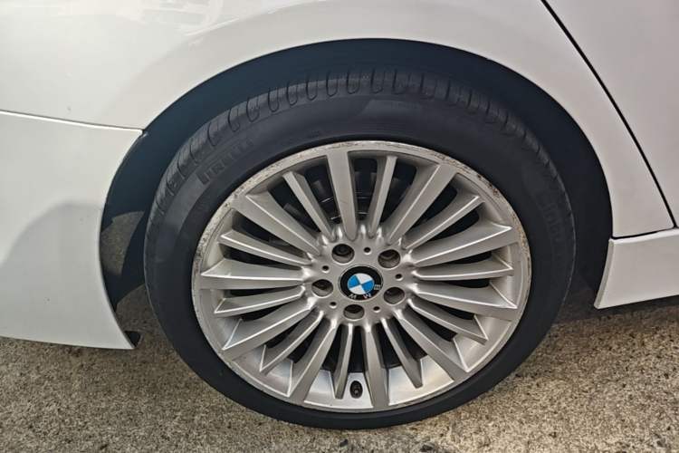 Used BMW 3 Series 2018 320Li Fashion Model Right Rear Wheel Hub