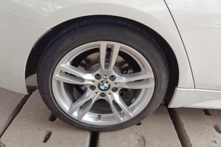Used BMW 3 Series 2018 320i M Sport Package Right Rear Wheel Hub