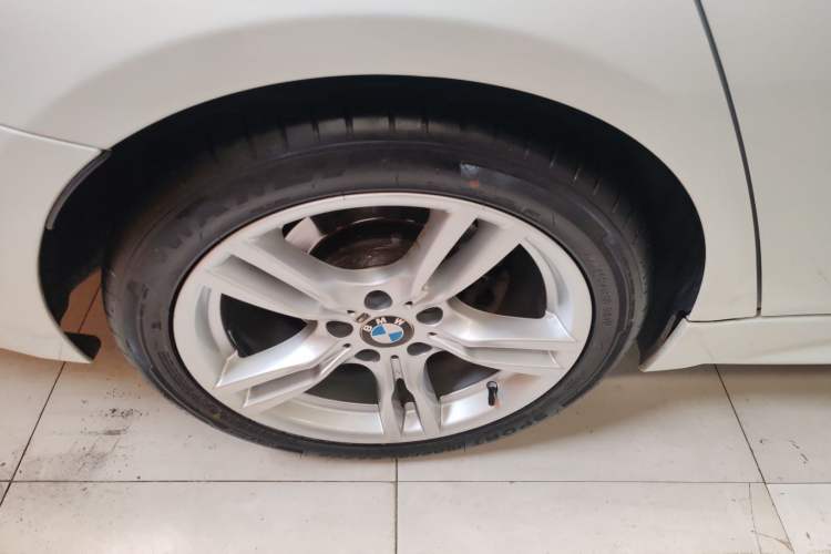 Used BMW 3 Series 2018 320Li Leading Model M Sport Package Right Rear Wheel Hub