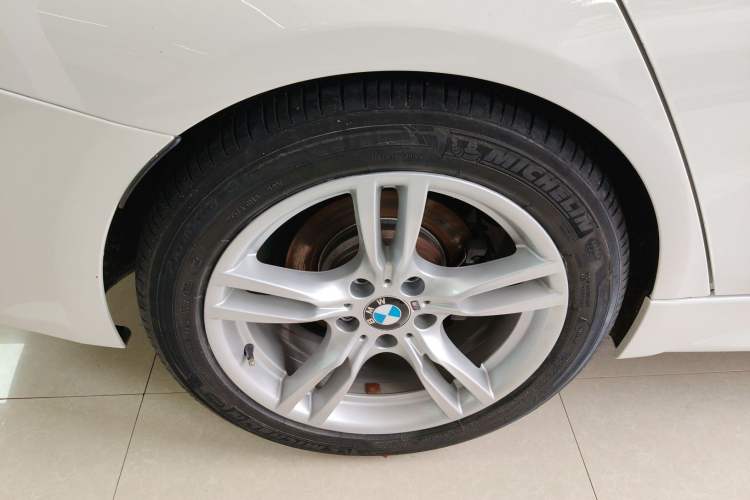 Used BMW 3 Series 2018 320Li Leading Model M Sport Package Right Rear Wheel Hub