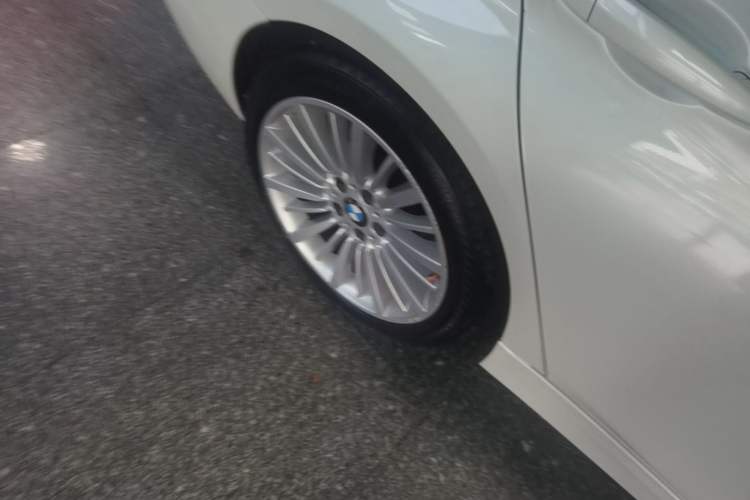 Used BMW 3 Series 2018 320Li Fashion Model Right Rear Wheel Hub