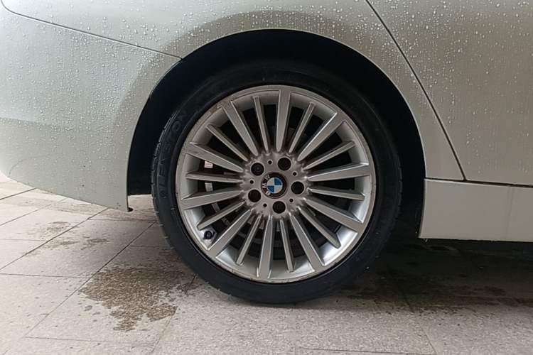 Used BMW 3 Series 2018 320Li Fashion Model Right Rear Wheel Hub
